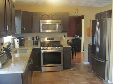 195 Manolla Ave, Warwick, RI 02888 photo 4