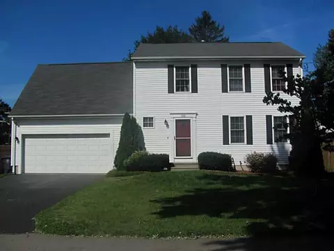 195 Manolla Ave, Warwick, RI 02888 photo 1