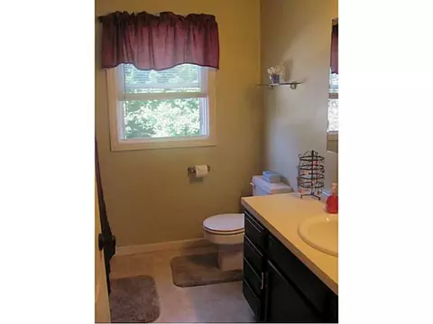 195 Manolla Ave, Warwick, RI 02888 photo 14