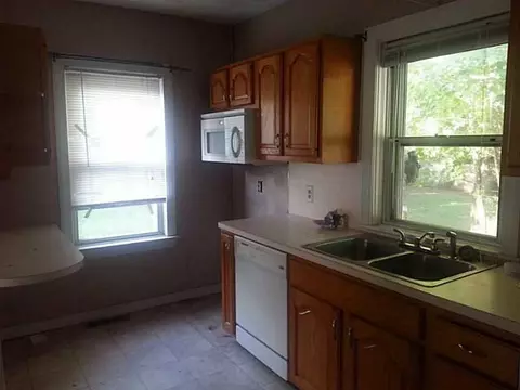 91 Glendale Ave, Warwick, RI 02889 photo 4