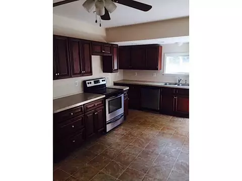 152 Jefferson St, Warwick, RI 02888 photo 2