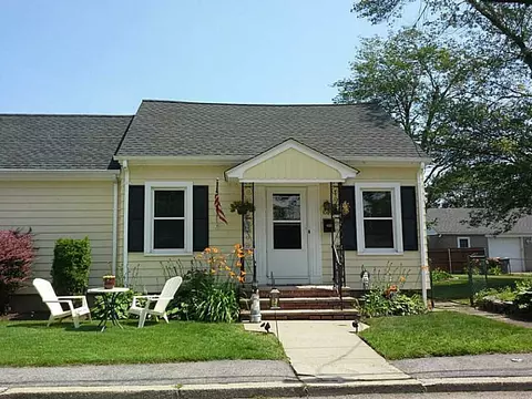 100 Ridgeway Ave, Warwick, RI 02889 photo 21