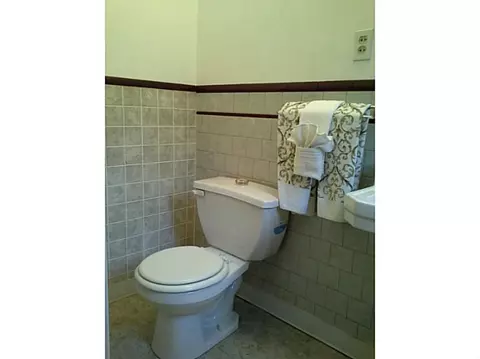 100 Ridgeway Ave, Warwick, RI 02889 photo 17