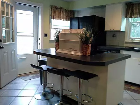 100 Ridgeway Ave, Warwick, RI 02889 photo 8