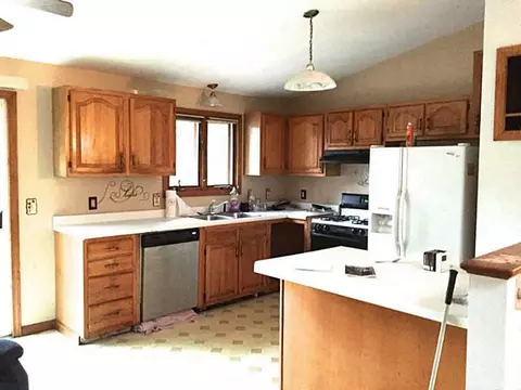 263 Morin St, Woonsocket, RI 02895 photo 3