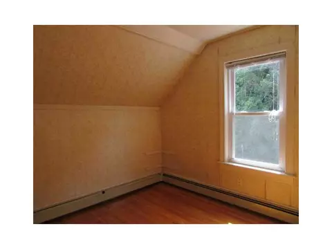 356 10th Ave, Woonsocket, RI 02895 photo 13