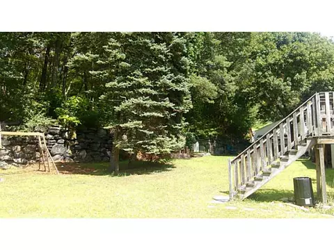 90 Hazel St, Woonsocket, RI 02895 photo 5