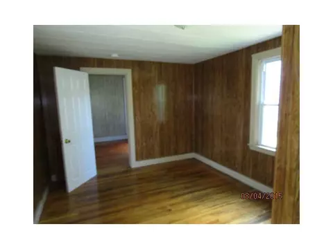 38 Central St, Warwick, RI 02886 photo 8