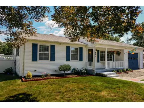6 Lee Dr, Warren, RI 02885 photo 3
