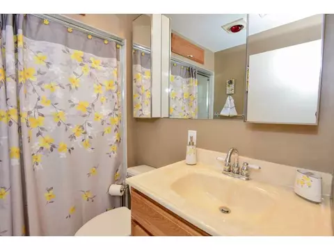6 Lee Dr, Warren, RI 02885 photo 9