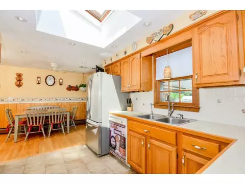 6 Lee Dr, Warren, RI 02885 photo 6