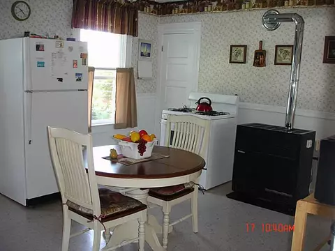 286 Fourth Ave, Woonsocket, RI 02895 photo 13
