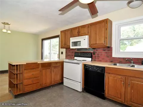 107 Darrow Dr, Warwick, RI 02886 photo 11