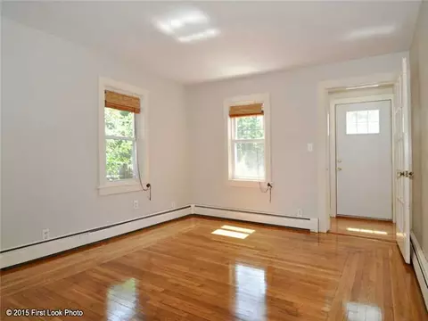 107 Darrow Dr, Warwick, RI 02886 photo 5