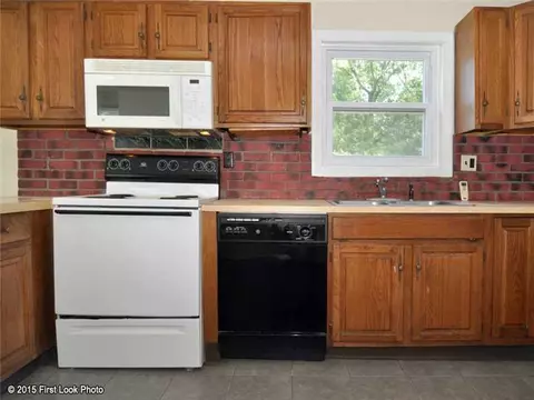107 Darrow Dr, Warwick, RI 02886 photo 10