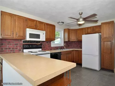 107 Darrow Dr, Warwick, RI 02886 photo 8