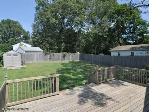 107 Darrow Dr, Warwick, RI 02886 photo 2