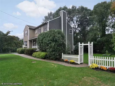 71 Peacock Rd, Warwick, RI 02886 photo 13