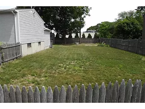 16 Ivan Ave, Riverside, RI 02915 photo 24