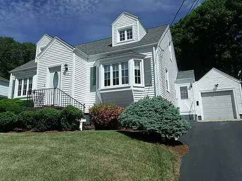 388 Gaskill St, Woonsocket, RI 02895 photo 2