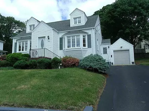 388 Gaskill St, Woonsocket, RI 02895 photo 1