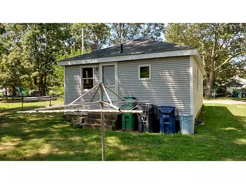 16 Wade St, Warwick, RI 02889 photo 5