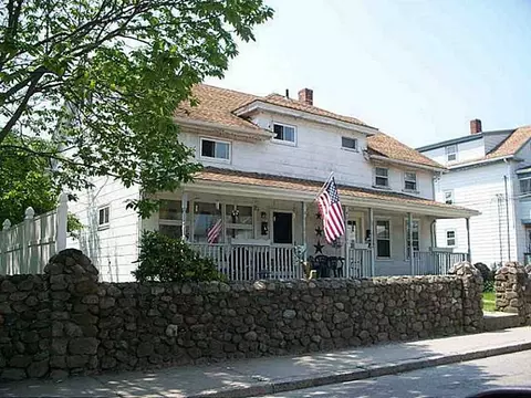 40 Pierce St, Westerly, RI 02891 photo 1
