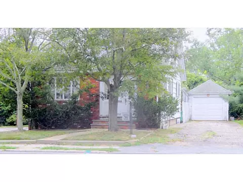 902 Main Ave, Warwick, RI 02886 photo 1