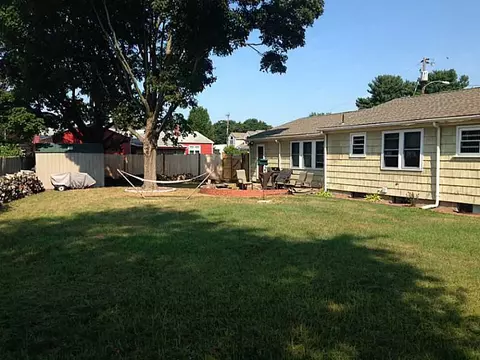 136 Vineyard Rd, Warwick, RI 02889 photo 6