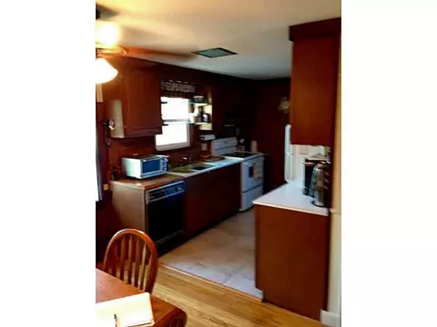 136 Vineyard Rd, Warwick, RI 02889 photo 7