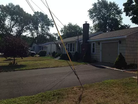 136 Vineyard Rd, Warwick, RI 02889 photo 3