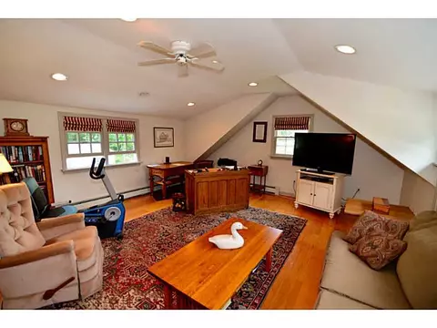 17 Edgewood Ave, Westerly, RI 02891 photo 16