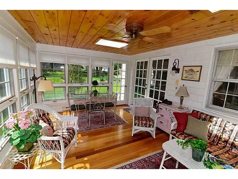 17 Edgewood Ave, Westerly, RI 02891 photo 3