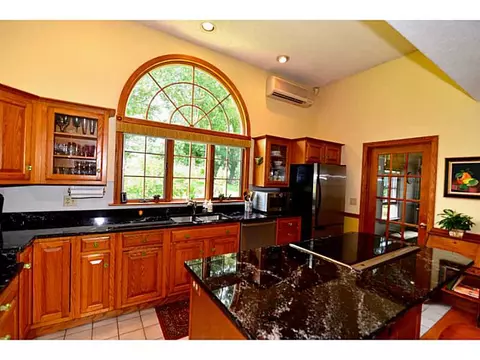 17 Edgewood Ave, Westerly, RI 02891 photo 10