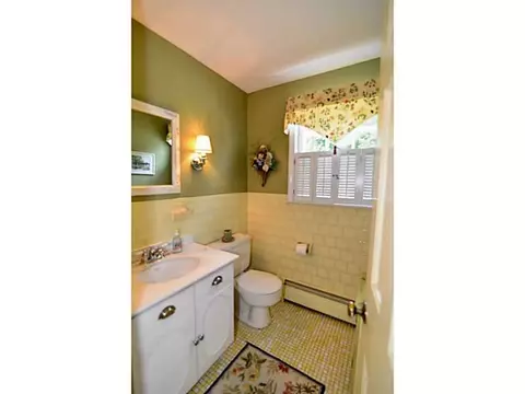 17 Edgewood Ave, Westerly, RI 02891 photo 19
