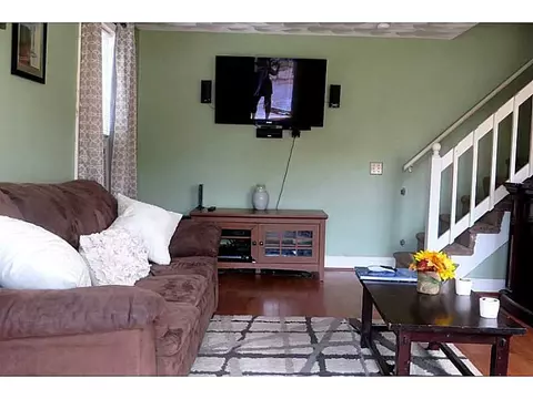 94 Logan St, Warwick, RI 02889 photo 3