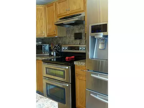 94 Logan St, Warwick, RI 02889 photo 9