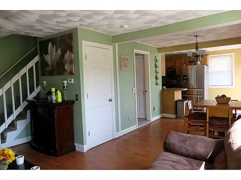 94 Logan St, Warwick, RI 02889 photo 4