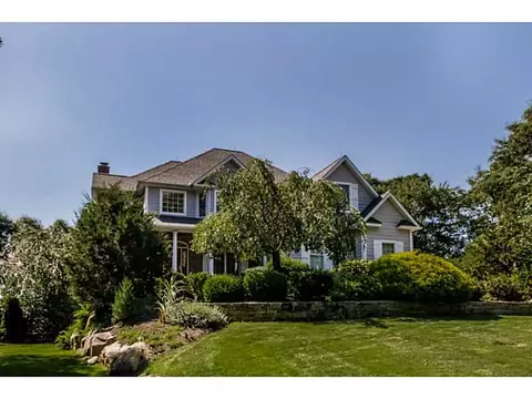 35 Wicklow Rd, Westerly, RI 02891 photo 3