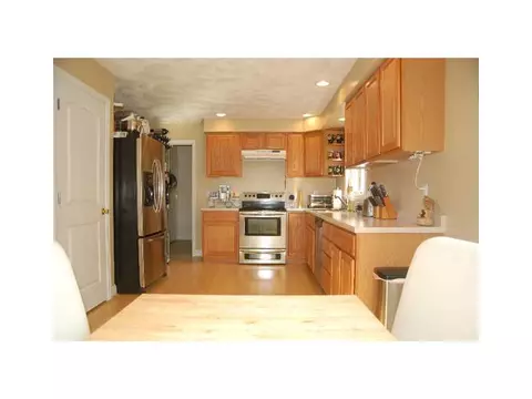 61 Pelletier Ave, Woonsocket, RI 02895 photo 7