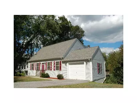 61 Pelletier Ave, Woonsocket, RI 02895 photo 2