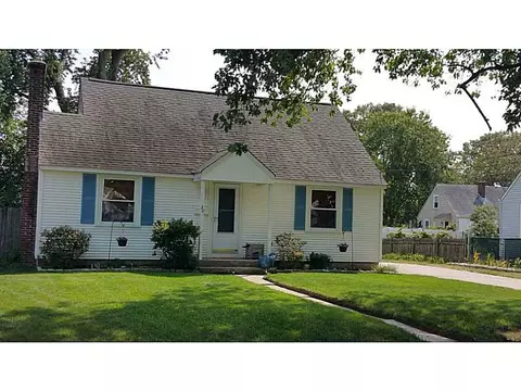 20 Modena Dr, Warwick, RI 02886 photo 2