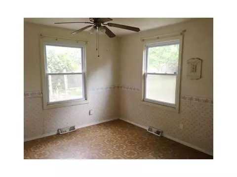 91 Diana Dr, Woonsocket, RI 02895 photo 9