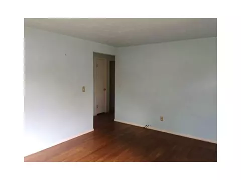 91 Diana Dr, Woonsocket, RI 02895 photo 6