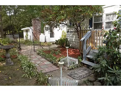 12 Woodridge Dr, Mapleville, RI 02839 photo 21