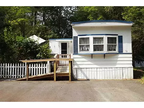 12 Woodridge Dr, Mapleville, RI 02839 photo 1