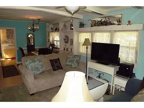 12 Woodridge Dr, Mapleville, RI 02839 photo 4