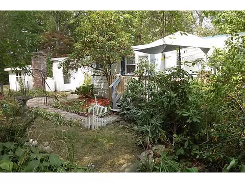 12 Woodridge Dr, Mapleville, RI 02839 photo 19