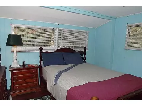 12 Woodridge Dr, Mapleville, RI 02839 photo 8