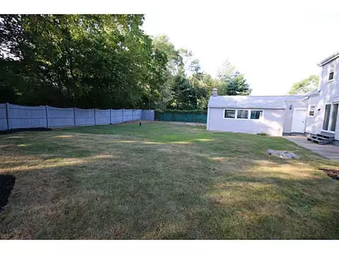 127 Circuit Dr, Warwick, RI 02889 photo 7